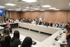 4,8 millones de personas tienen mora superior a 3 meses