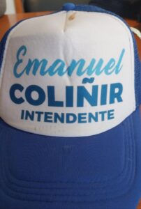 Ya salieron las gorras de Coliñir intendente