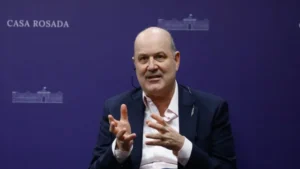 Evalúan más recortes en todos los ministerios