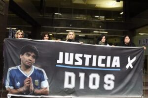 Maradona “está en las últimas, muy mal”