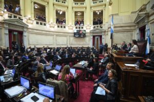 Senadores cobrarán casi 12 millones de pesos