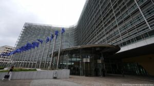 La UE multa a Google con 890 millones de euros